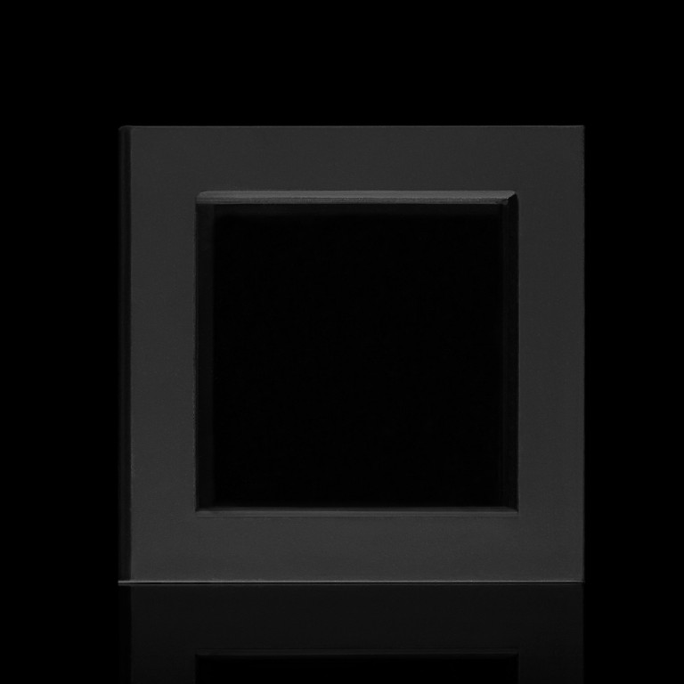 Luxury medal frame - medium, black