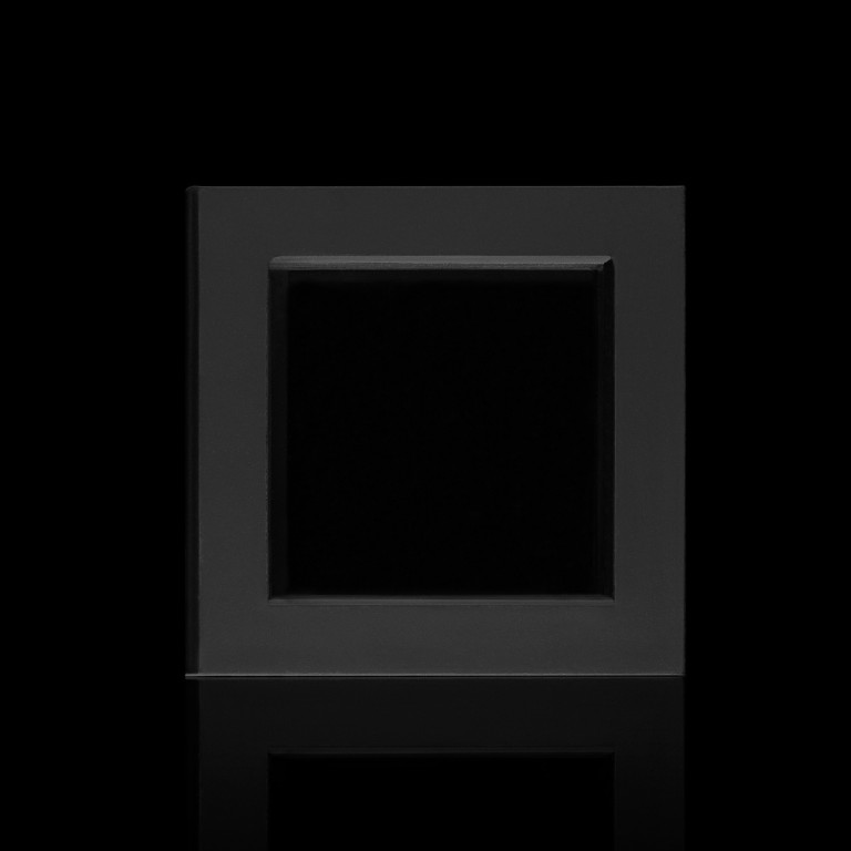 Луксозна рамка за медал - малка, черна