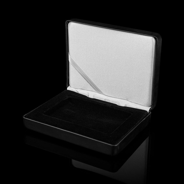 Luxury gift box for a single gold bar in blister packaging - horizontal